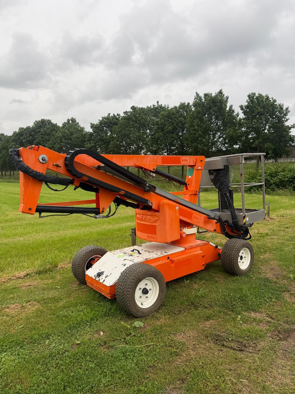 Hoogwerker Nifty HR12NE BJ 2015 Werkhoogte 12 Mtr
