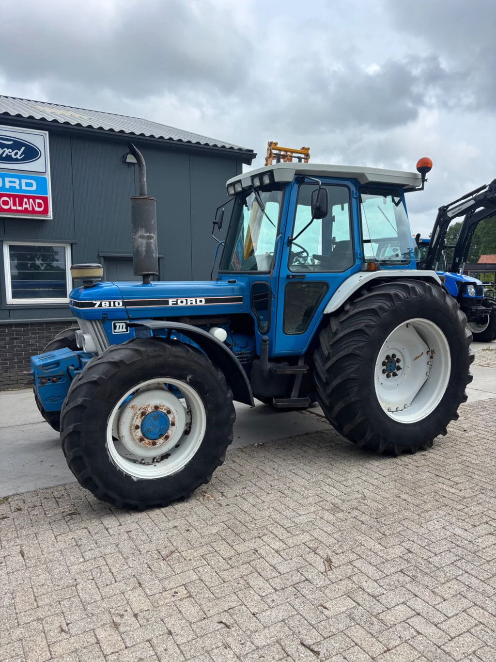 Ford 7810
