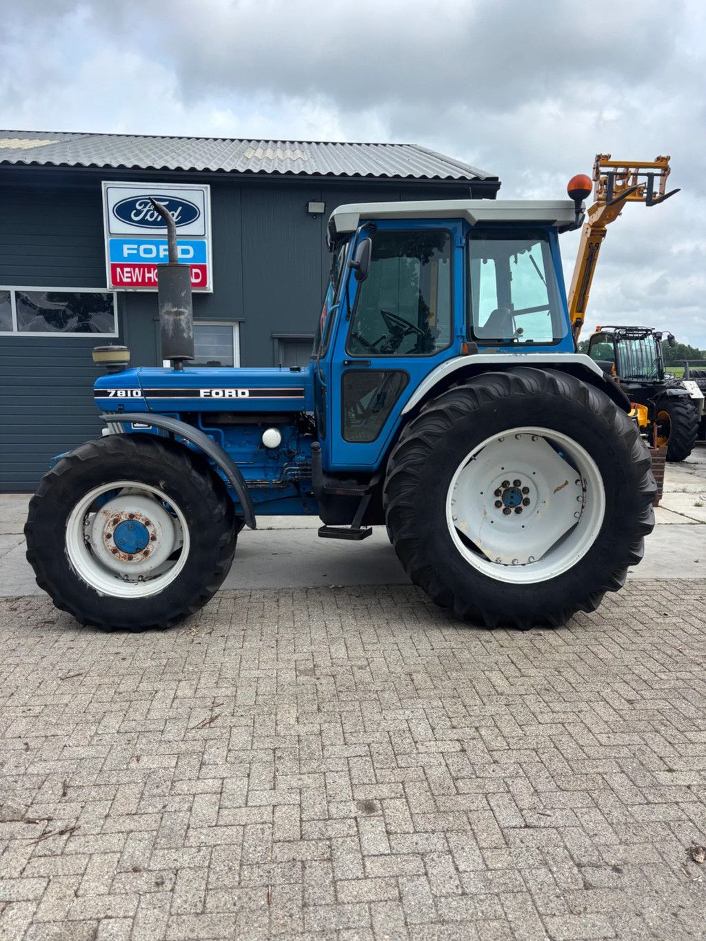Ford 7810