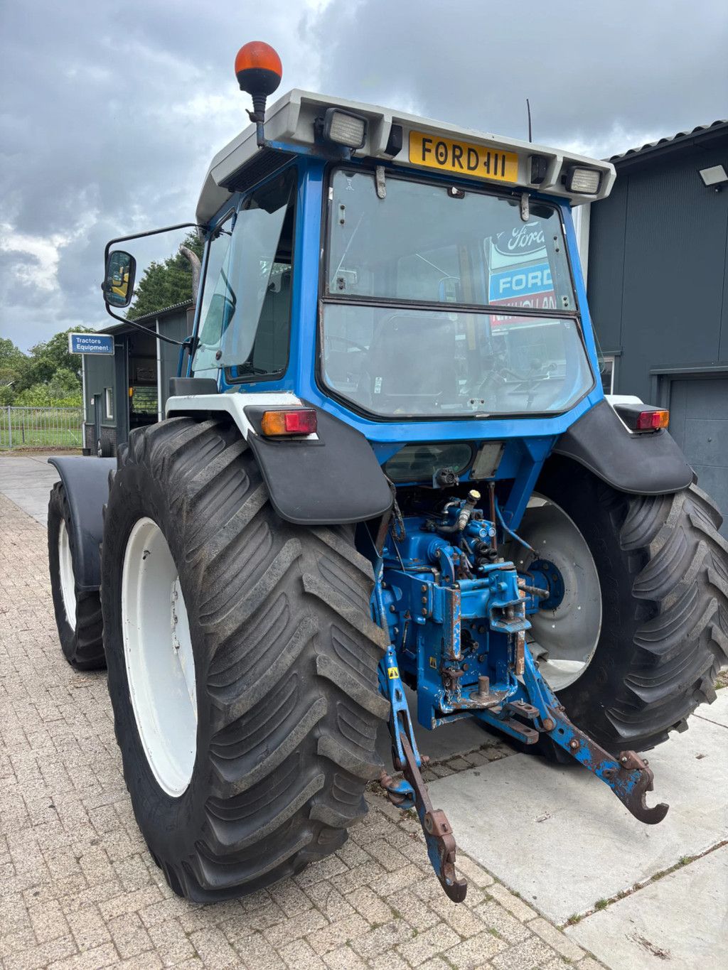 Ford 7810