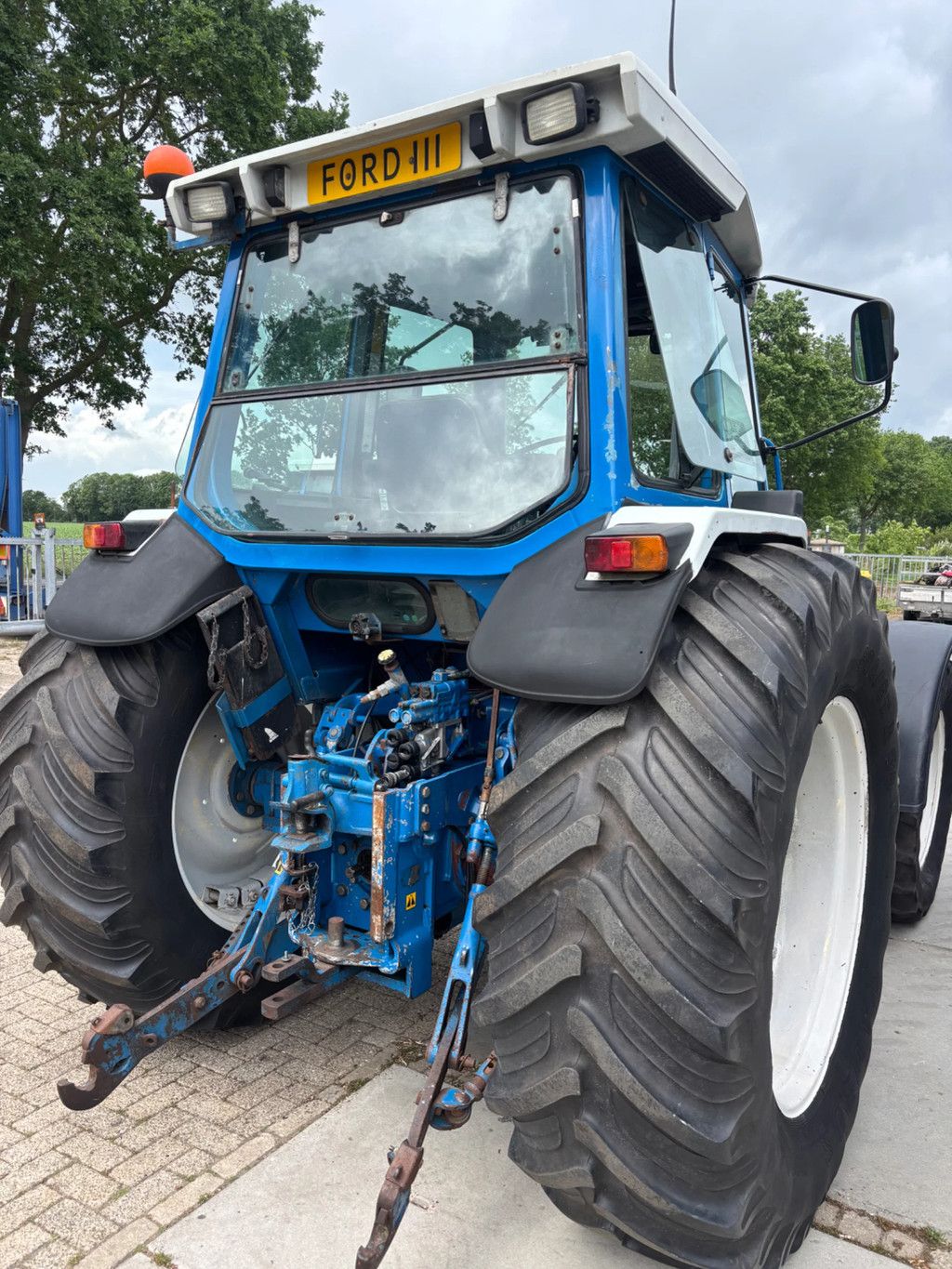 Ford 7810