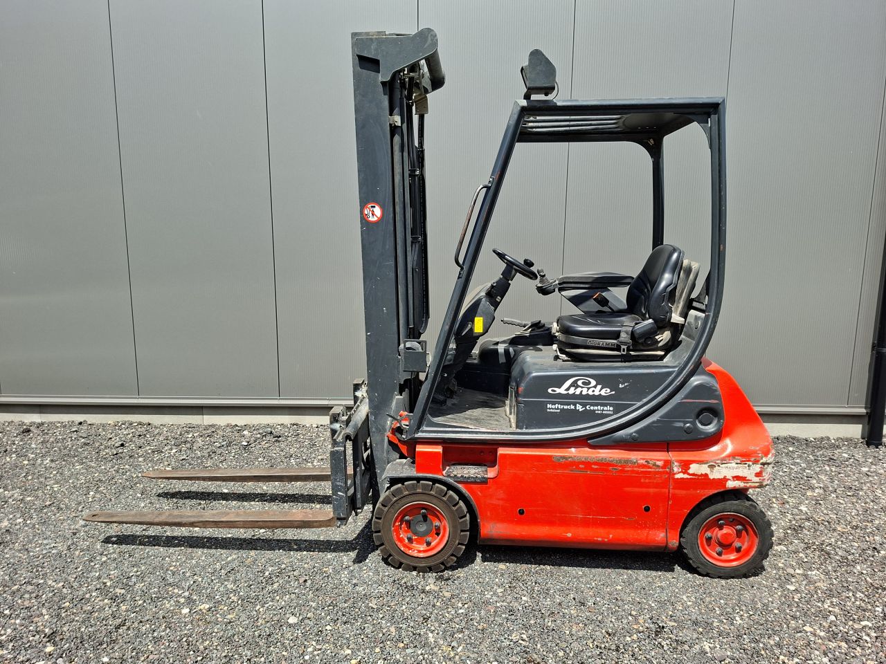 Elektrische heftruck Linde E16 1600 kg 5.5 meter triplo freelift