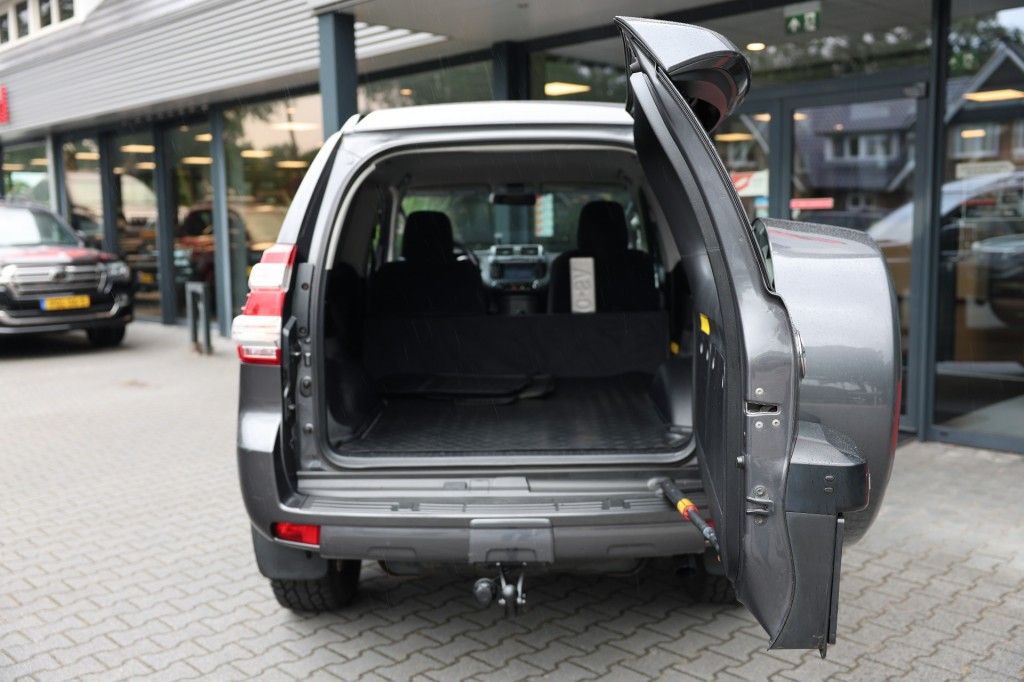 Toyota Landcruiser 150 3.0 D-4D 3DRS VX A/T VAN MARGE