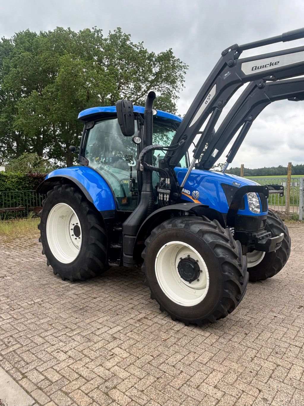 New Holland t6.120