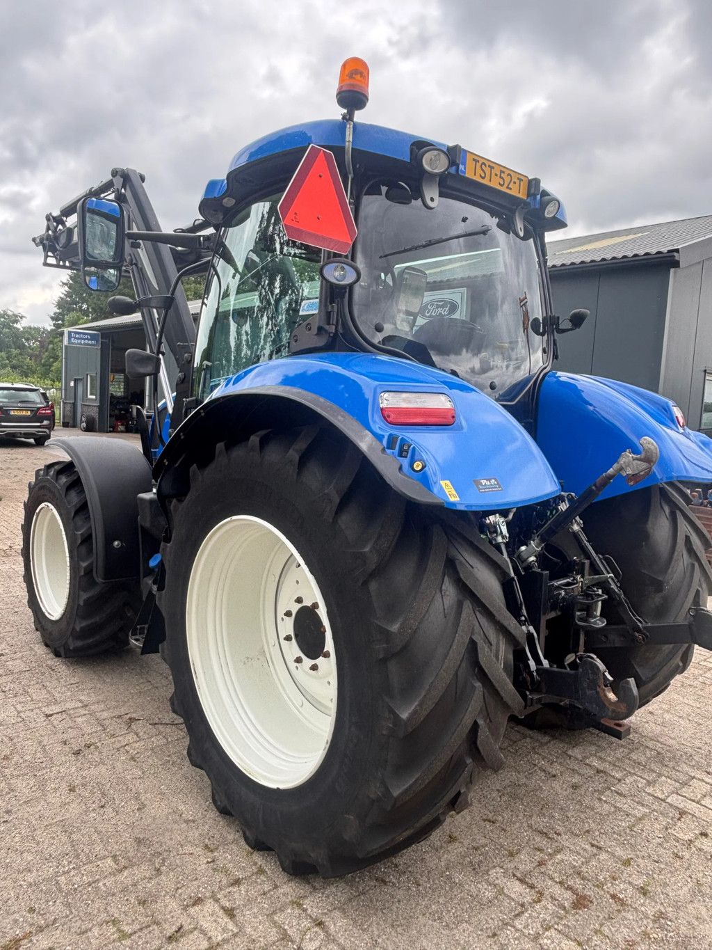 New Holland t6.120