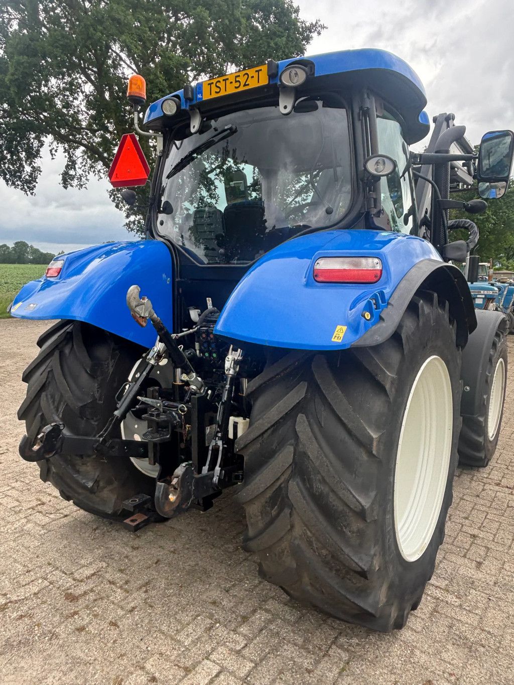 New Holland t6.120