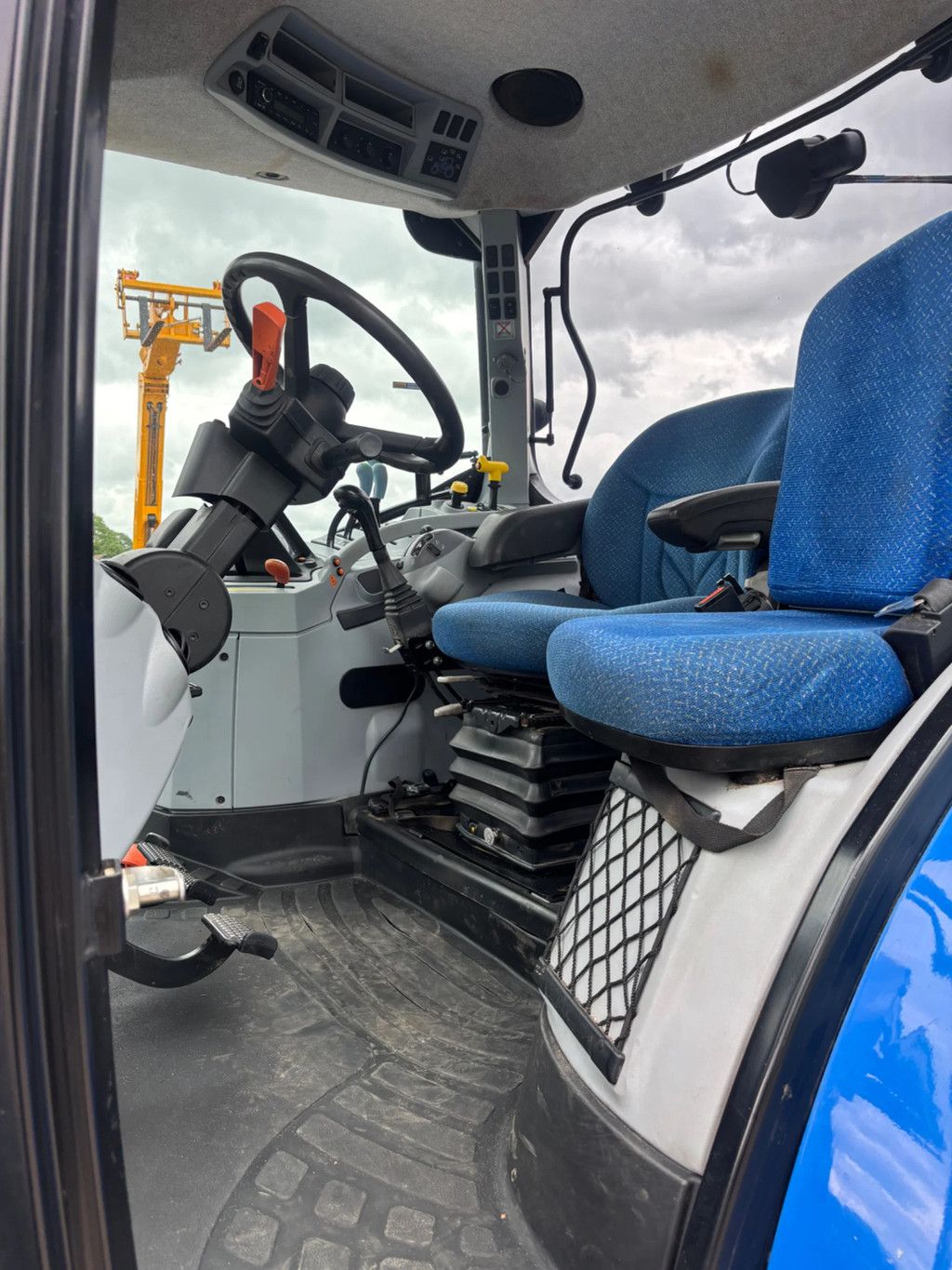 New Holland t6.120