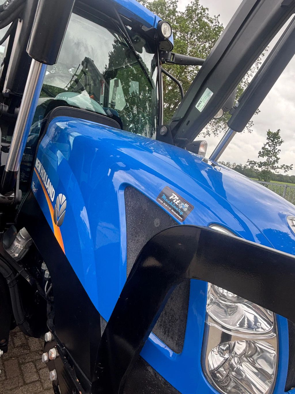 New Holland t6.120