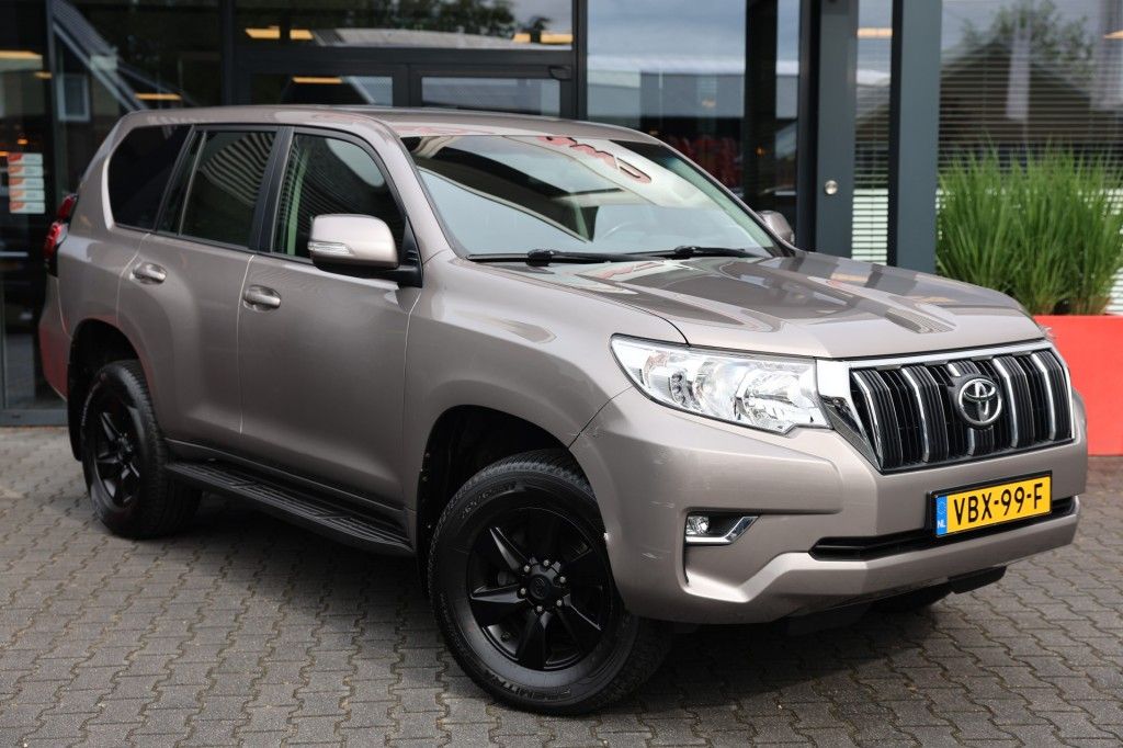 Toyota Landcruiser 150 2.8 D-4D 5DRS COMFORT A/T VAN