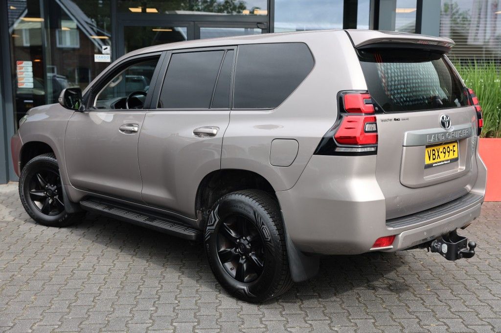 Toyota Landcruiser 150 2.8 D-4D 5DRS COMFORT A/T VAN