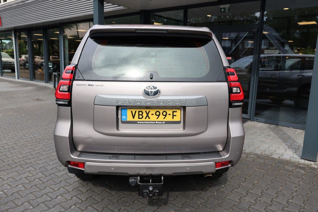 Toyota Landcruiser 150 2.8 D-4D 5DRS COMFORT A/T VAN