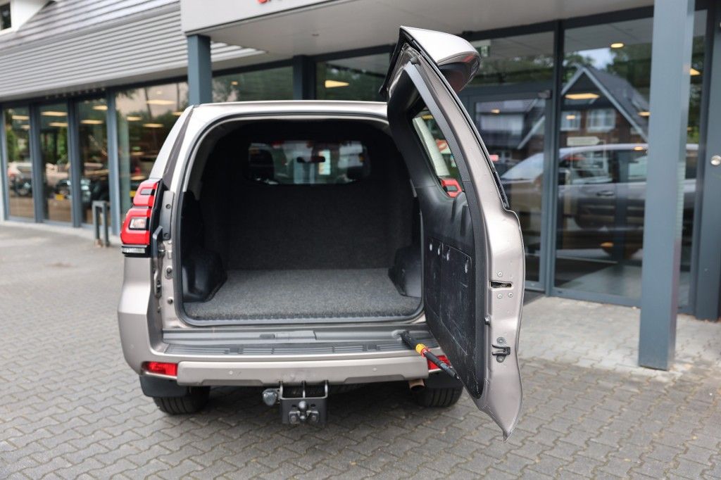 Toyota Landcruiser 150 2.8 D-4D 5DRS COMFORT A/T VAN