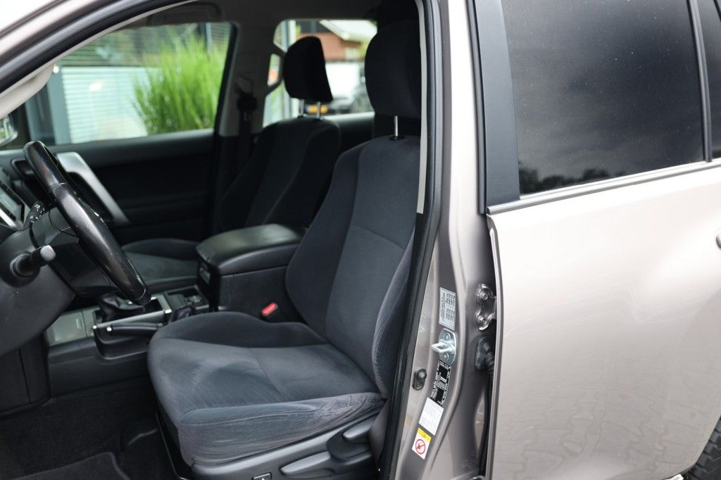Toyota Landcruiser 150 2.8 D-4D 5DRS COMFORT A/T VAN