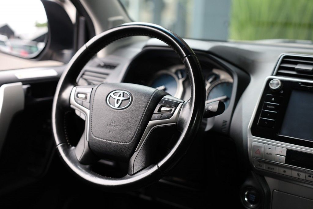 Toyota Landcruiser 150 2.8 D-4D 5DRS COMFORT A/T VAN