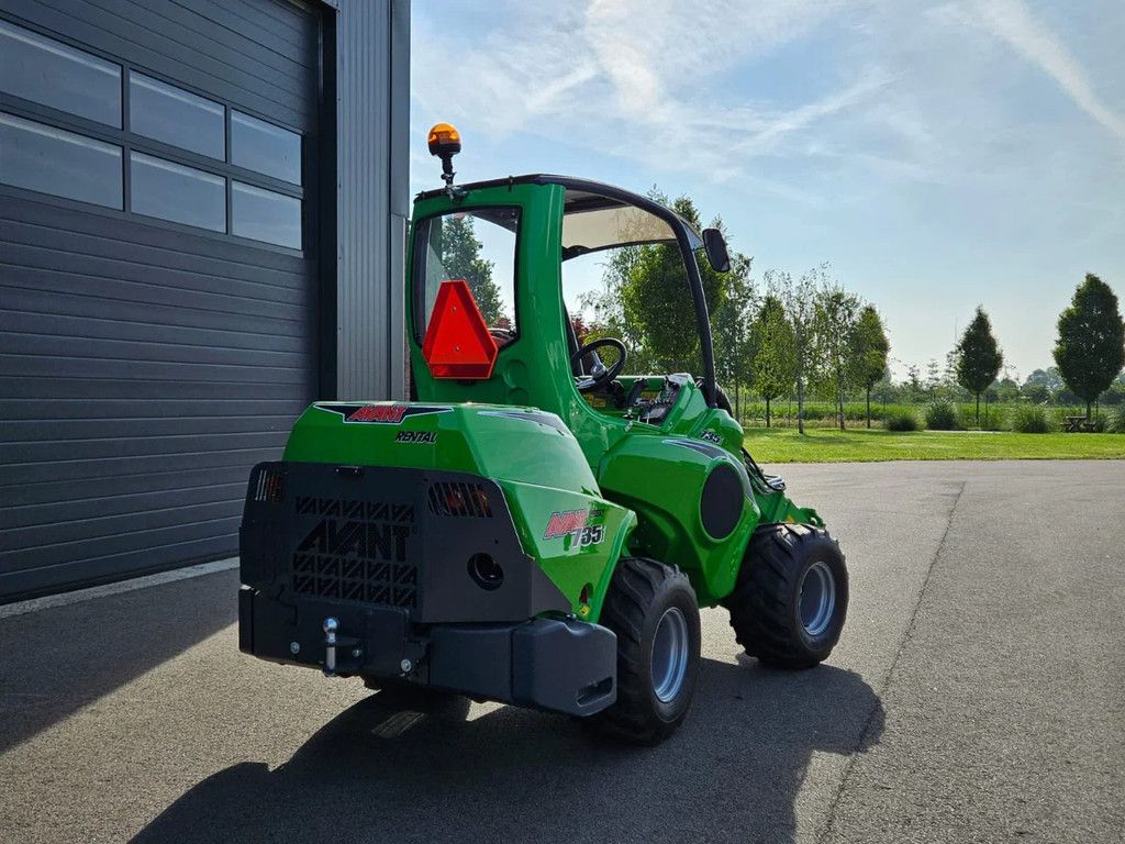 Avant 735i Rental mini-shovel