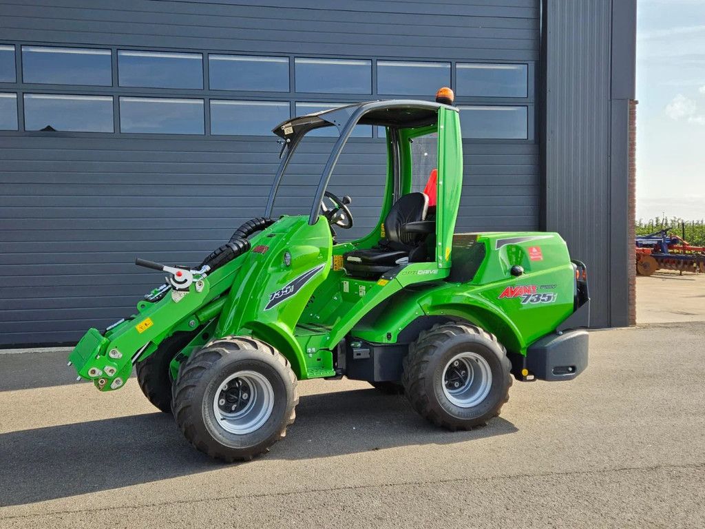 Avant 735i Rental mini-shovel