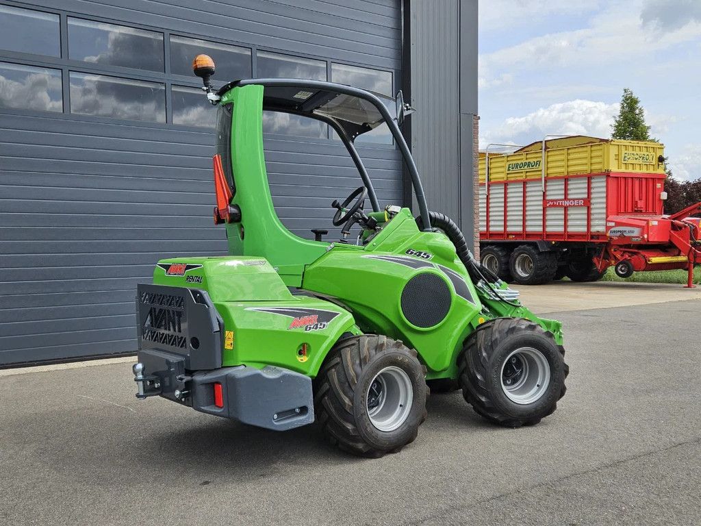 Avant 645i Rental mini-shovel