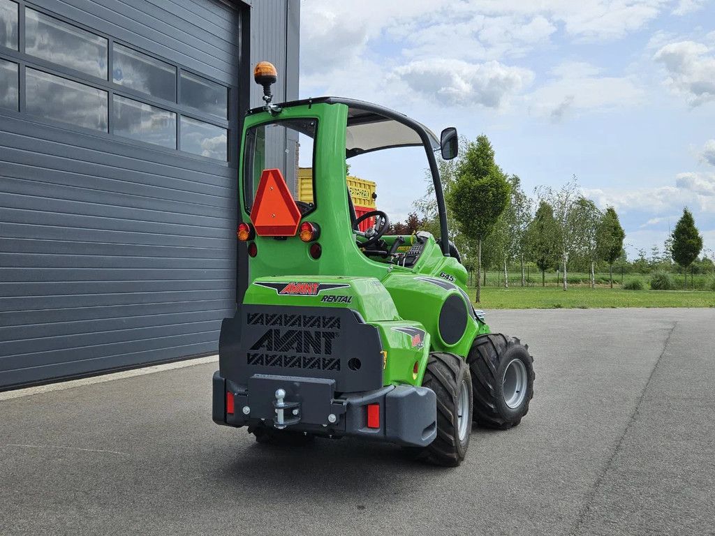 Avant 645i Rental mini-shovel