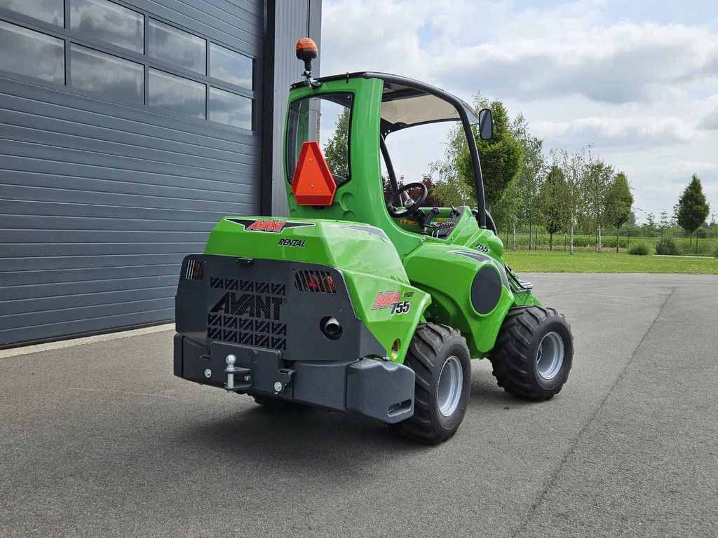 Avant 755i Rental mini-shovel
