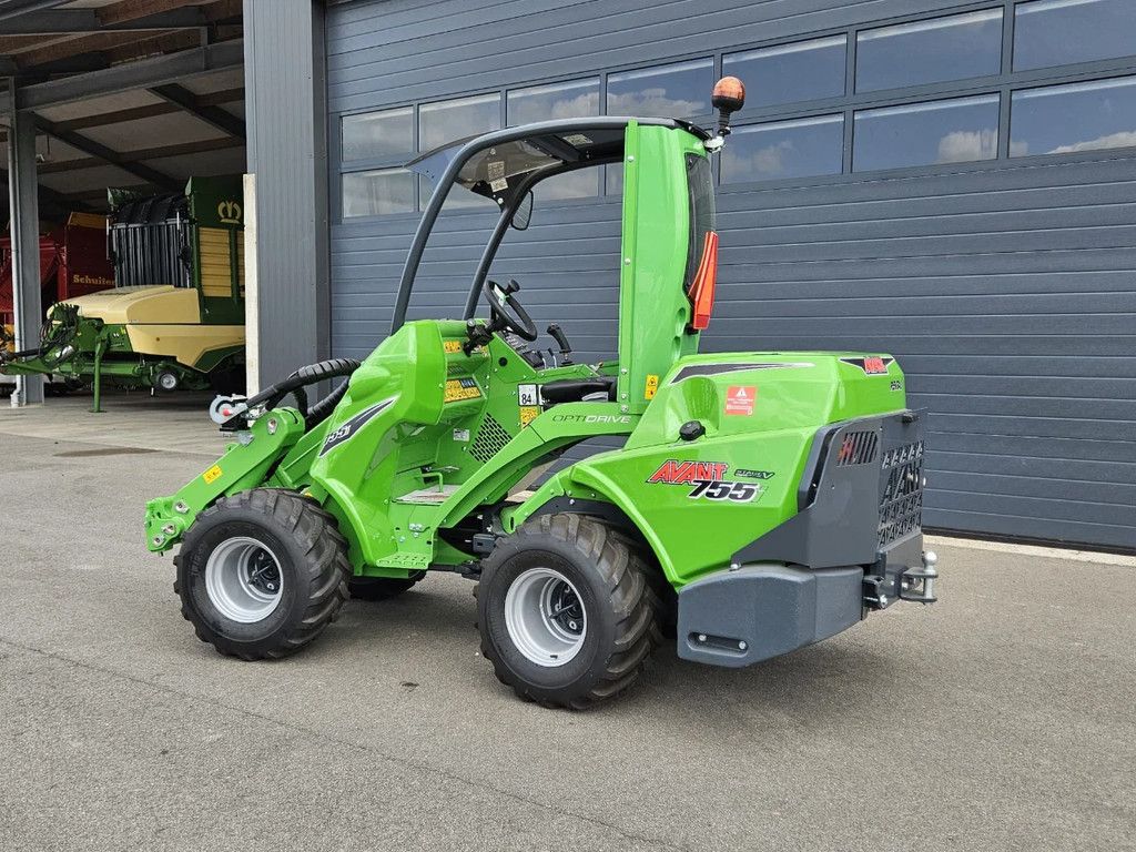 Avant 755i Rental mini-shovel