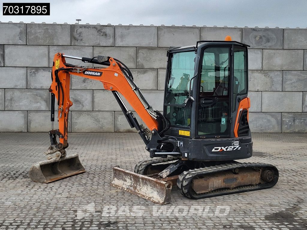 Doosan DX27 Z 3 Buckets