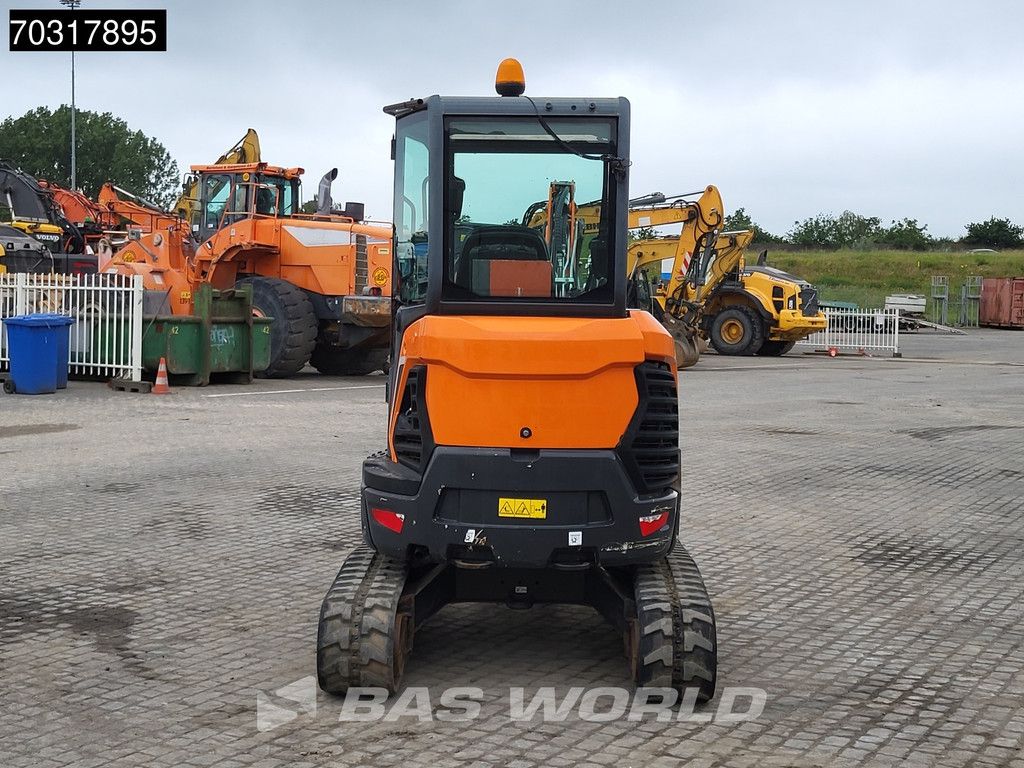 Doosan DX27 Z 3 Buckets
