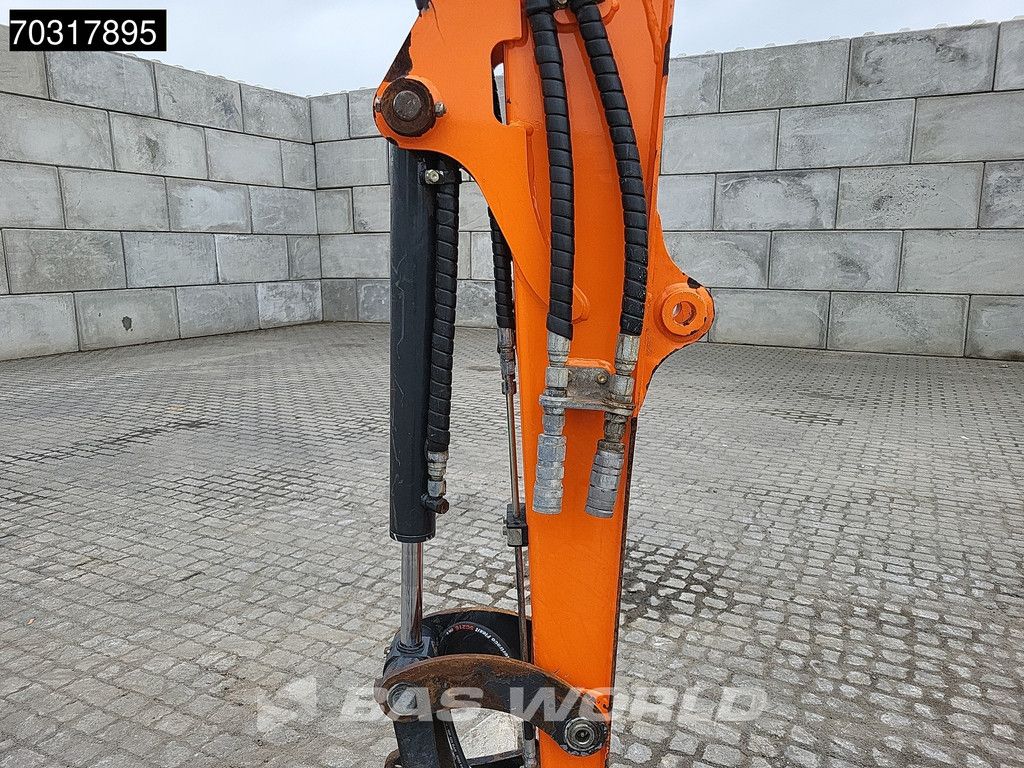 Doosan DX27 Z 3 Buckets