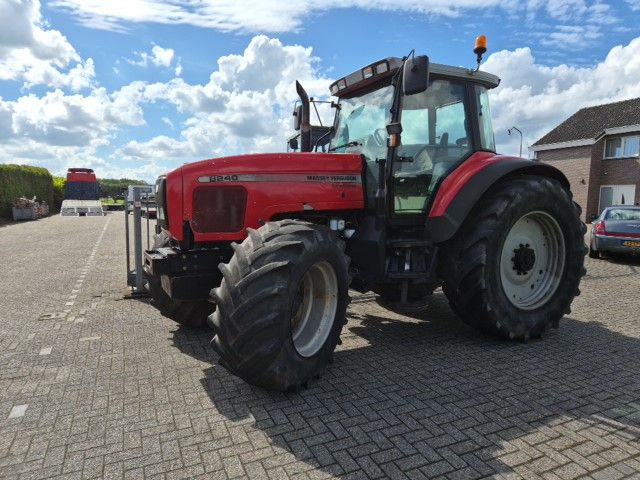 Massey Ferguson 8240