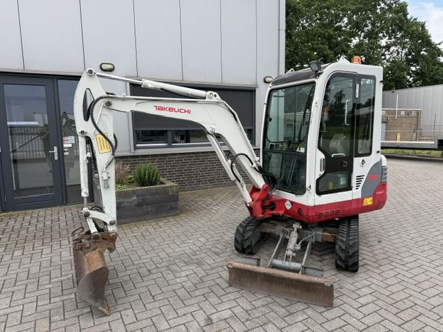 Takeuchi TB2019 bj2011 Minigraver Minikraan ZGST Kubota CAT