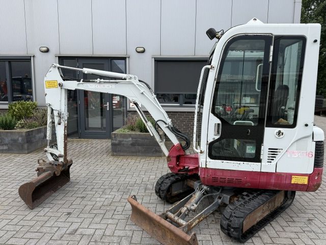 Takeuchi TB016 bj2007 1.7T Minigraver Minikraan Kubota CAT