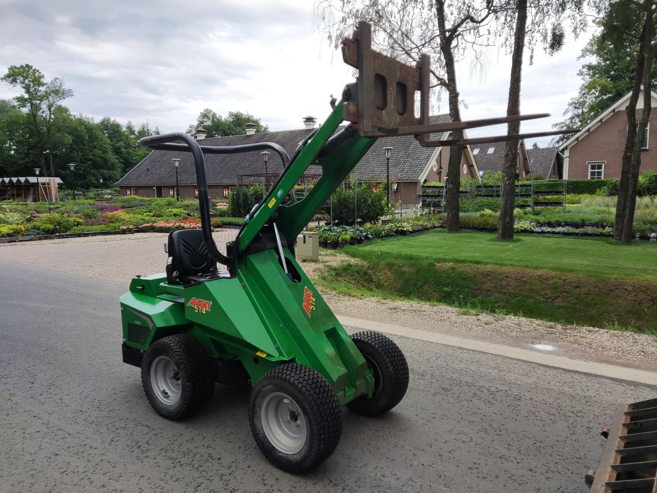 AVANT minishovel (type 514, Kubota diesel, bak / palletvork)