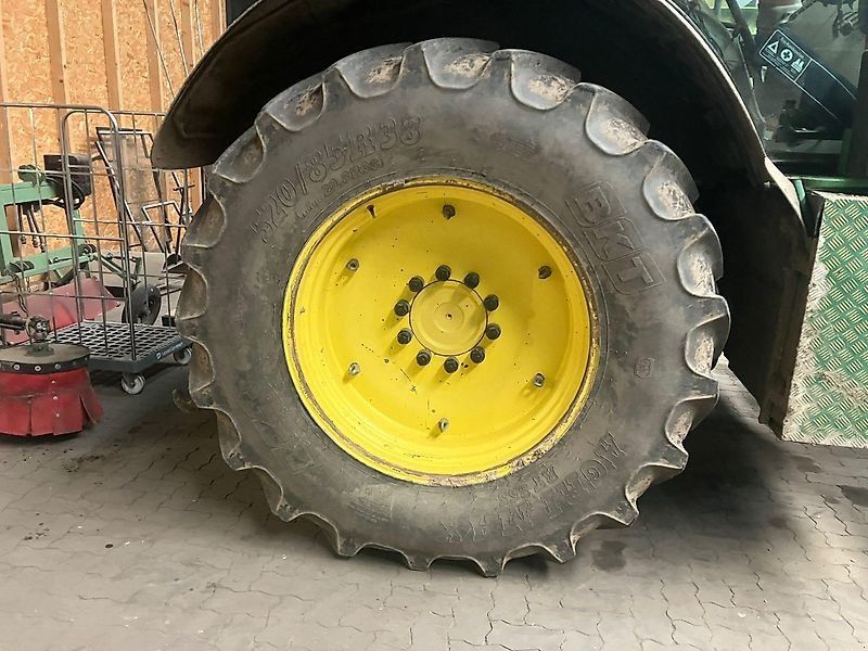 John Deere 6190R mit Frontlader und neuem Getriebe