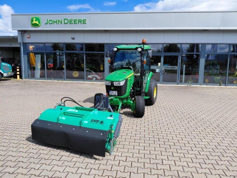 John Deere 3039R