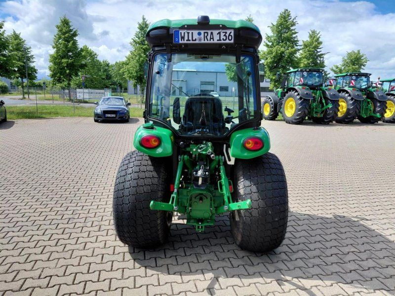 John Deere 3039R