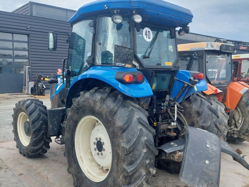 New Holland TD 5.85