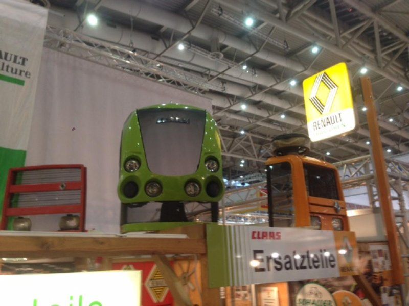Claas Arion 640 CIS, 50 km/h, gef. VA, FH