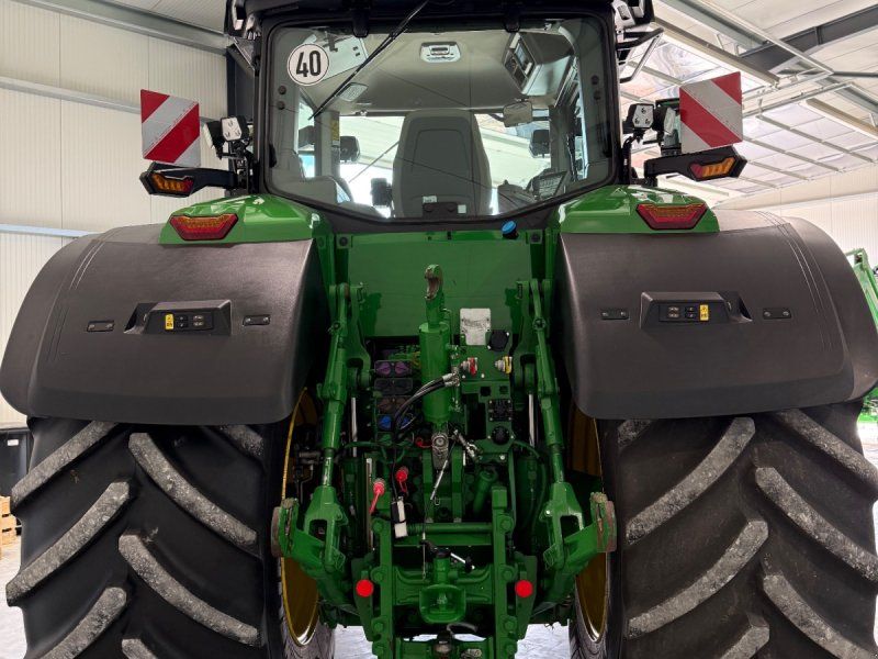 John Deere 7R330