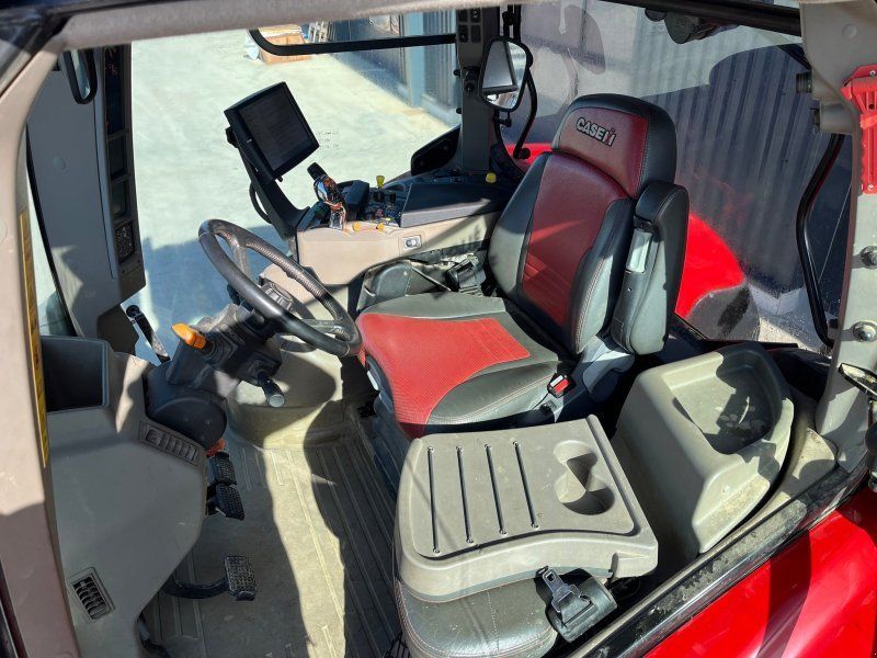 Case IH OPTUM 300 CVX DRIVE
