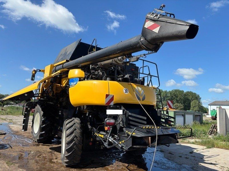 New Holland CR8.80 MY21
