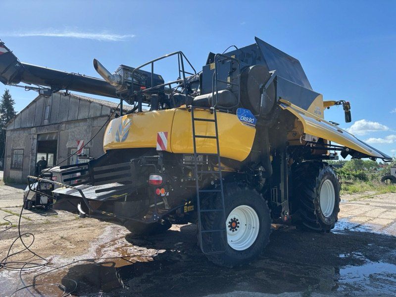 New Holland CR8.80 MY21