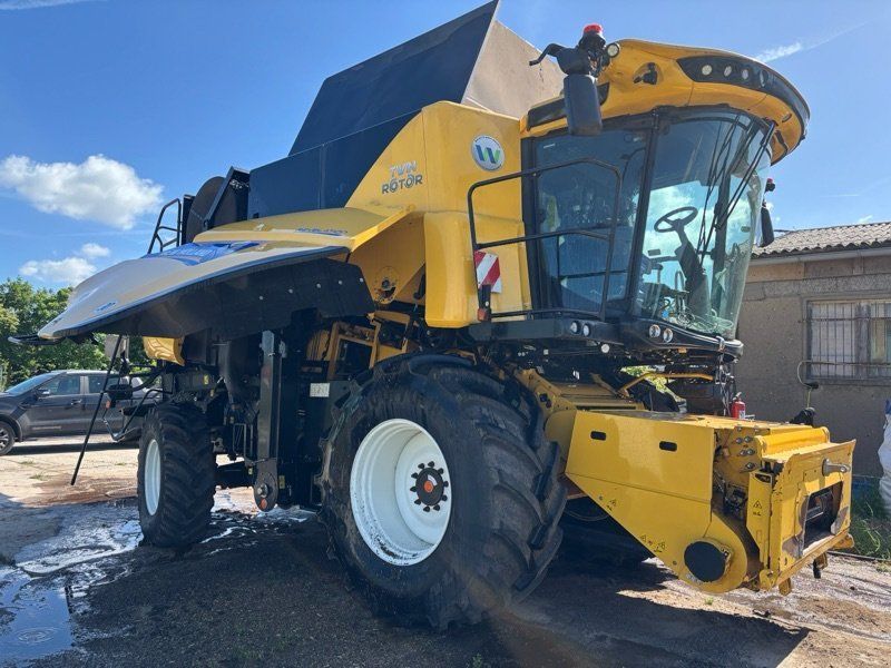 New Holland CR8.80 MY21