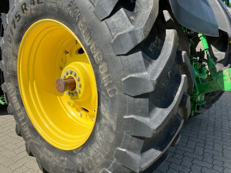 John Deere 7R 330