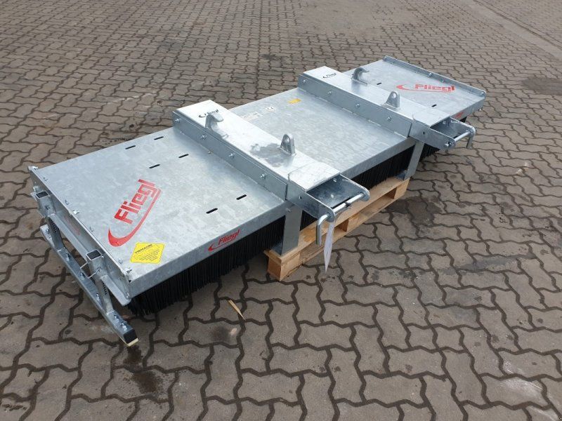 Fliegl Kehrbesen Löwe 3,00m*