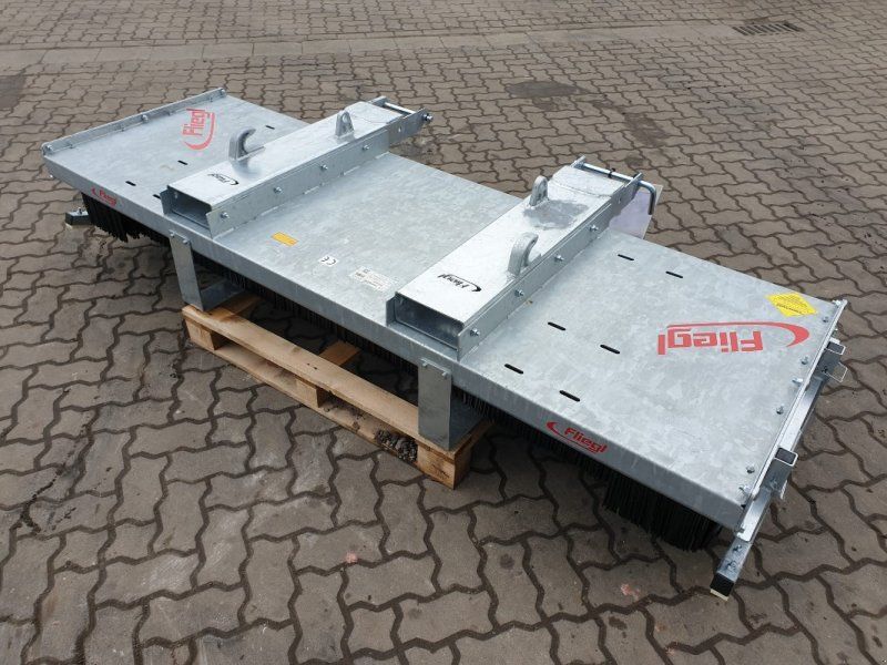 Fliegl Kehrbesen Löwe 3,00m*