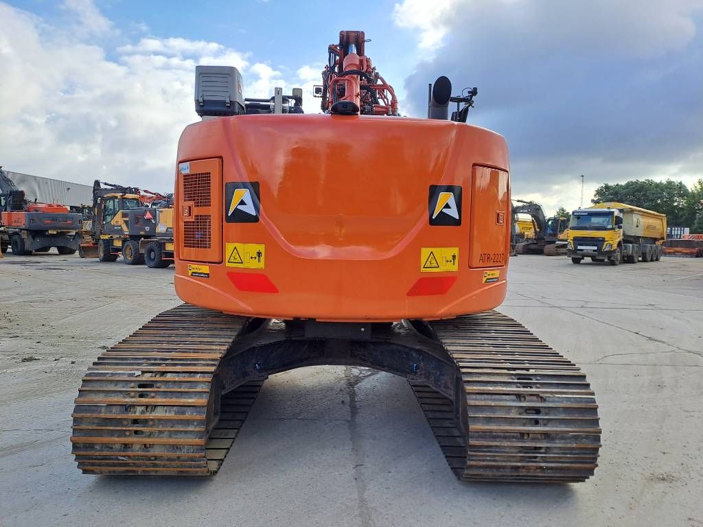 Hitachi ZX225USLC-6