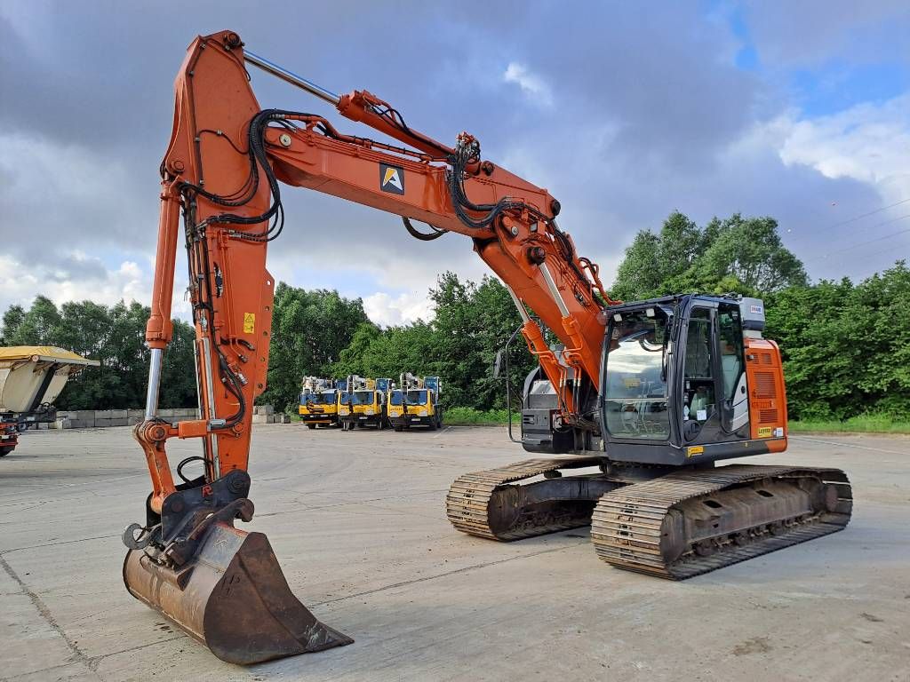 Hitachi ZX225USLC-6