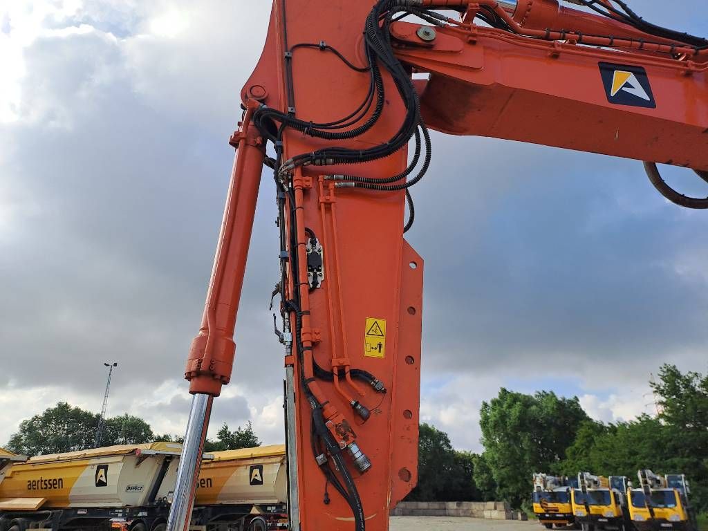 Hitachi ZX225USLC-6