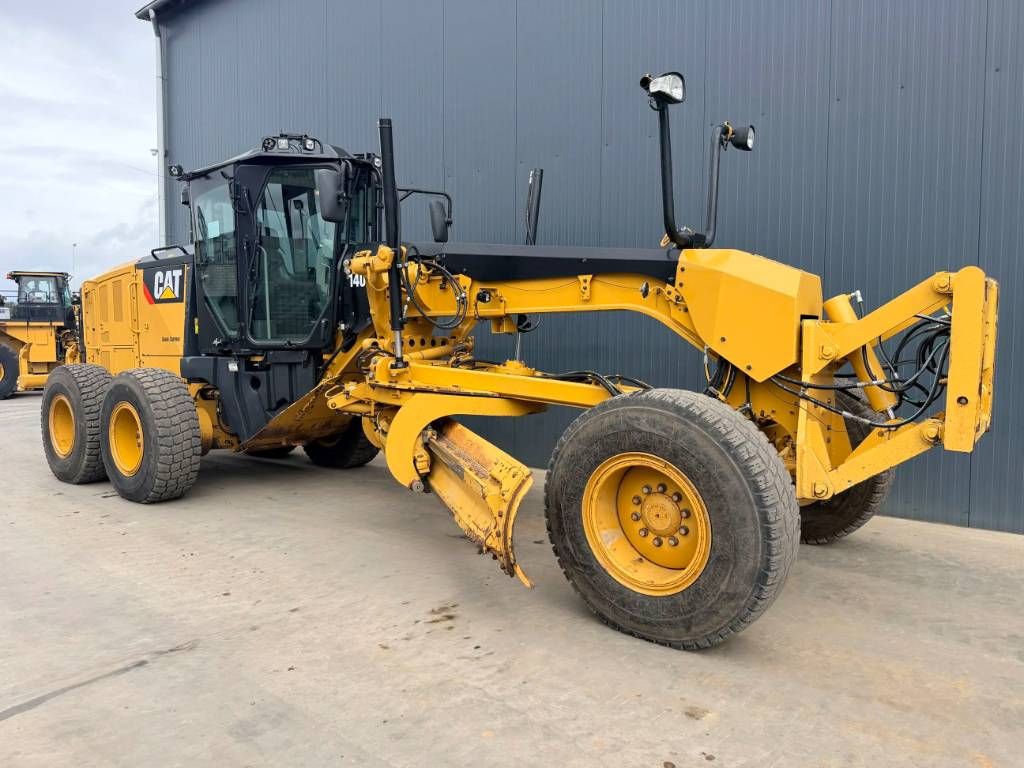 CAT 140M3