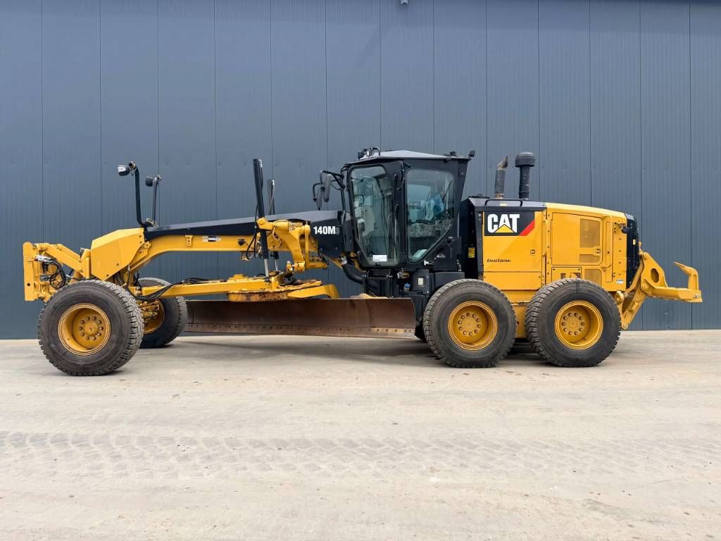 CAT 140M3