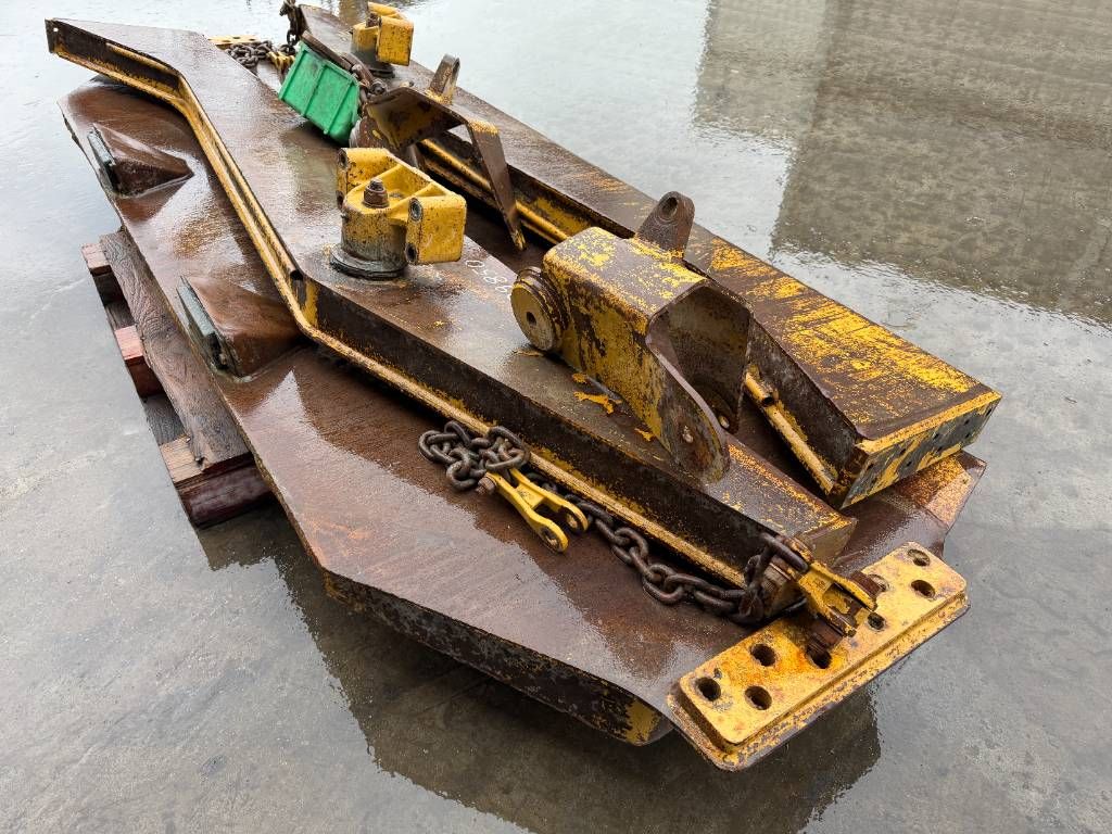 CAT 730